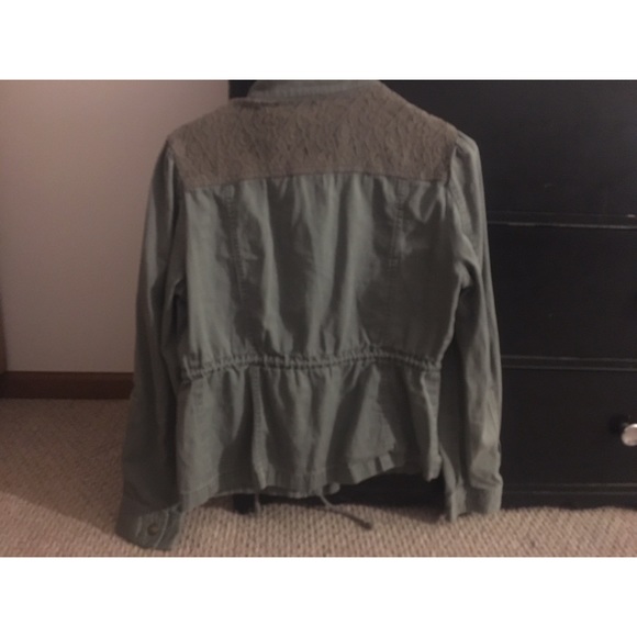 Large Jacket - Picture 2 of 2